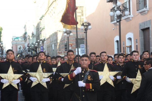 elsoldepuebla1's tweet photo. 📷📷 [Galería] Así se vivió el desfile conmemorativo por los 60 años del #CENHCH en #Puebla  https://t.co/axunPCoinn https://t.co/PoMw1Fd4cM