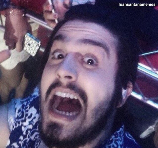 luansmemes's tweet photo. Joguei o celular na cama, aí ele pula e cai no chão https://t.co/YFv7lsSlPo