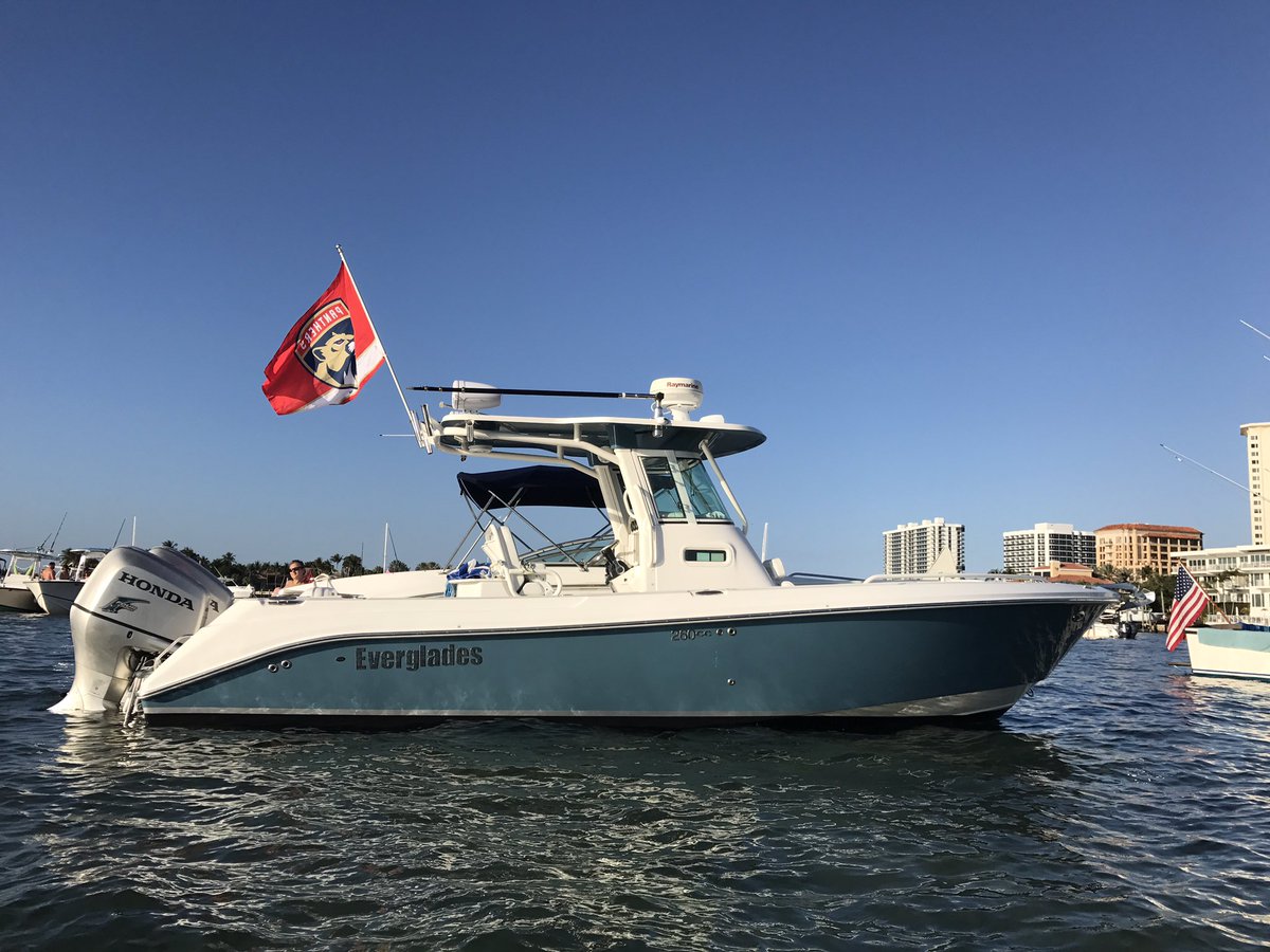 remaxfla's tweet photo. Panthers support on the water @FlaPanthers https://t.co/wACUffq011