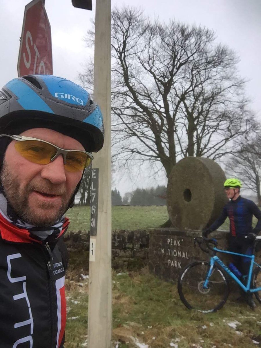 Uttoxeter_CC's tweet photo. The #longgroup braving the snow, sleet and rain in the #peakdistrict today. #sundaymorning #training #hills #snow #sleet #rain #groupride https://t.co/W1OL1uULrM