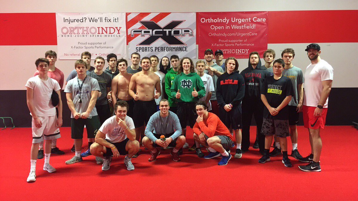 xfactorQB's tweet photo. The squad worked hard tonight! βπ½#xfactorSP #xfactorQB https://t.co/K3ZMtQrgQz