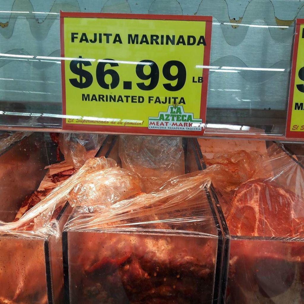dentonslacker's tweet photo. Grilling weather!! Can't go wrong w/ Azteca's marinated fajita meat. 🌮🌮
#dentonslacker #de… https://t.co/Y6W2BvJvIV https://t.co/DoIBS60RfK