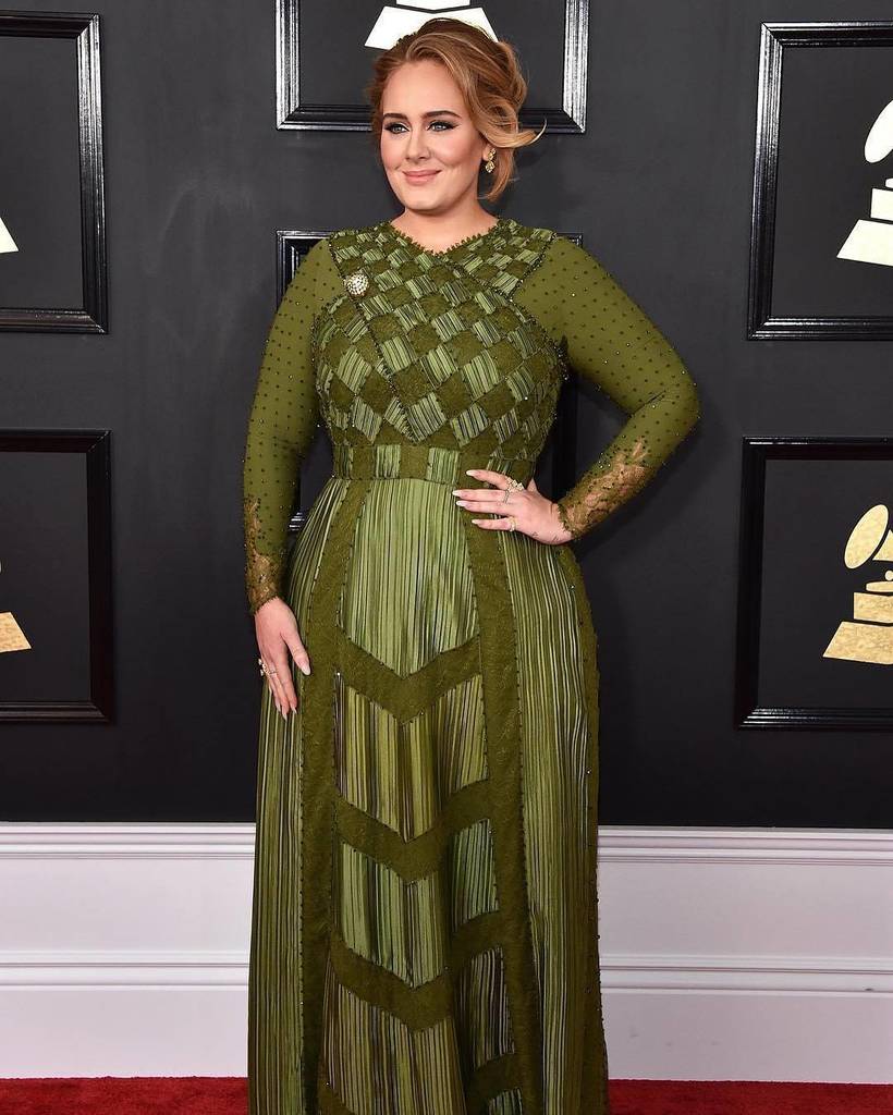 FaranduleandoVE's tweet photo. Cuantos #grammys se llevara #adele esta noche? https://t.co/sQfffUvyiV https://t.co/F61ZeM2THD