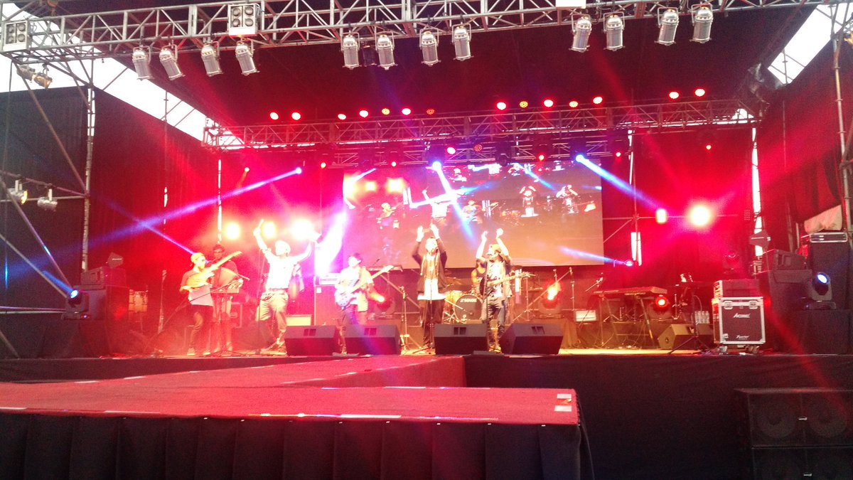 Comenzamos nuestra última noche con #AvenidaLaCumbia. Jóvenes Muerminos , inician el cierre de esta edición 2017