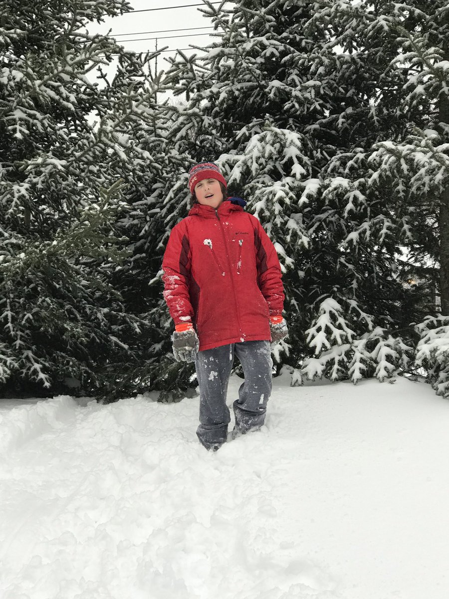 ParkerFarmsES's tweet photo. I hope all our PF kids took time to enjoy this beautiful winter wonderland! #getoutinit #familytime #loveallseasons #readANDexplore ☃️🐶❄️🐾💙 https://t.co/6nJJtZ9DOH