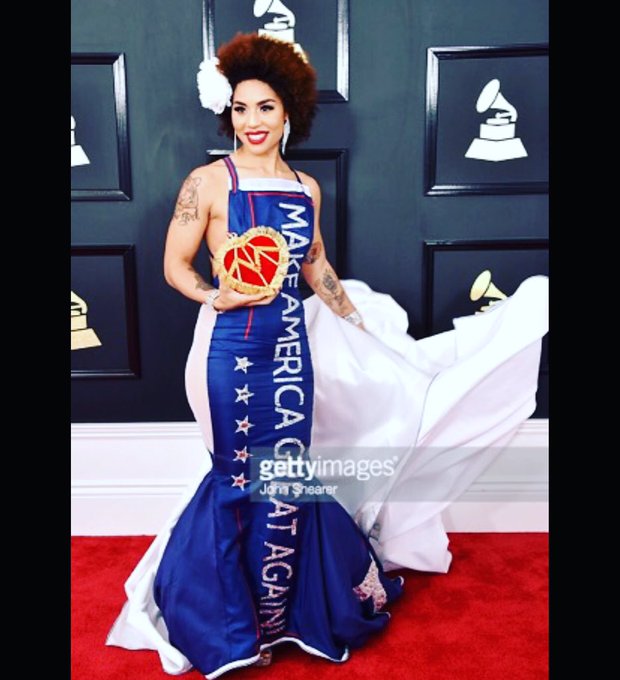 C4gThU5UEAAfEwH.jpg:small