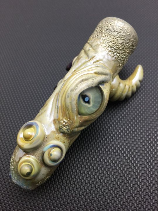 WorldOfBongz's tweet photo. Monster Eye Chillum https://t.co/w6zfm0gihO