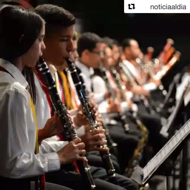 #Repost <a href="/noticiaaldia/">Noticia al Día</a> with <a href="/repostapp/">Repost</a>
・・・
El Centro de Arte de Maracaibo Lía Bermúdez (#Camlb) se llenó de sonidos …
