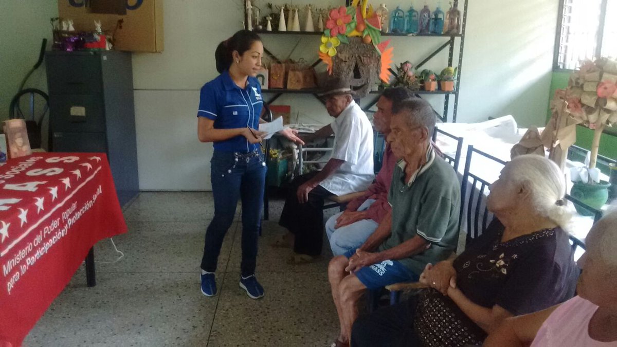 amilcarciber's tweet photo. @salainass @magallyvina #AreaDeProgramasSociales En El #MartesDelComandante Nuestros👴👵👴👵 Conocieron La #Biografia De 👉↪️ @chavezcandanga ↩️👈 https://t.co/1G1rzL3ubn