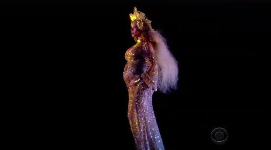 cholofinope's tweet photo. —Y cómo vas con la dieta?
—Pues...

#GRAMMYs https://t.co/s8pnhkC7XA