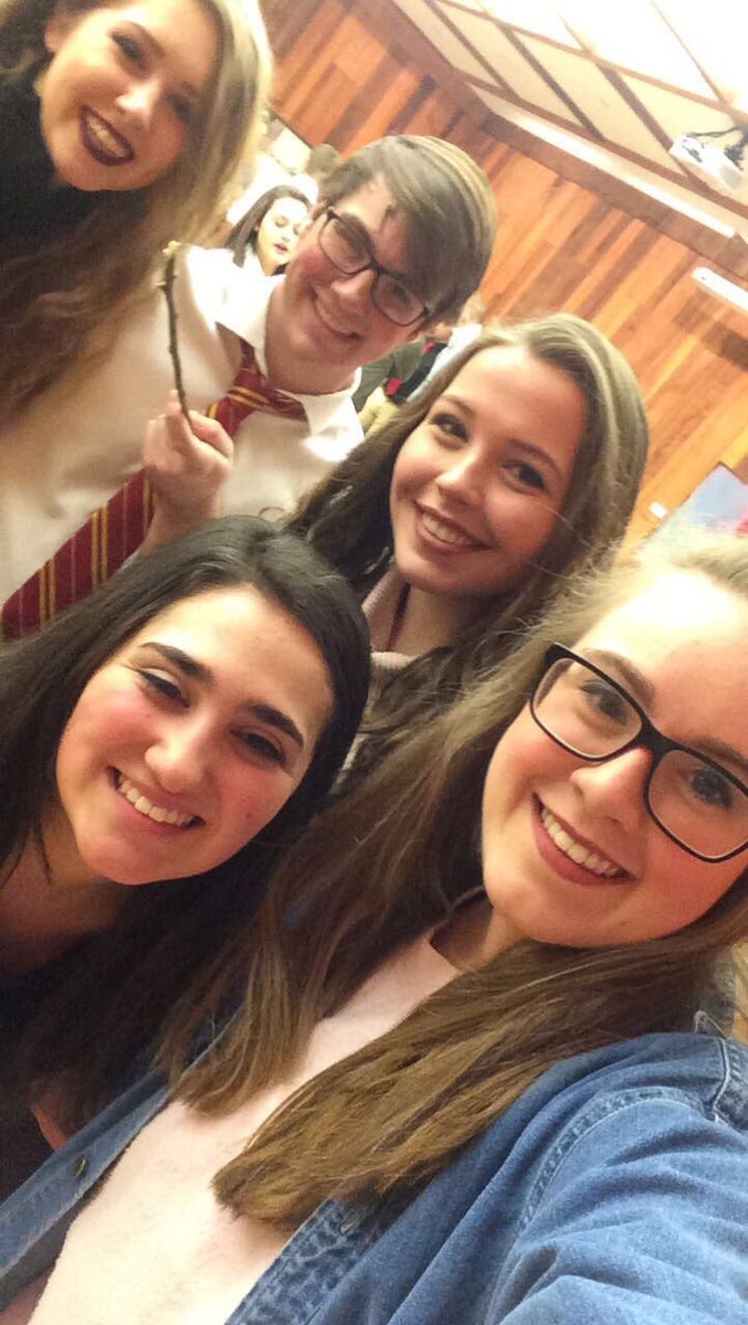 jess__carp's tweet photo. We made friendships that will last always🎶 #TGFV #varts2017 #shouldhavemadefinals https://t.co/qv1Ny3y1pu