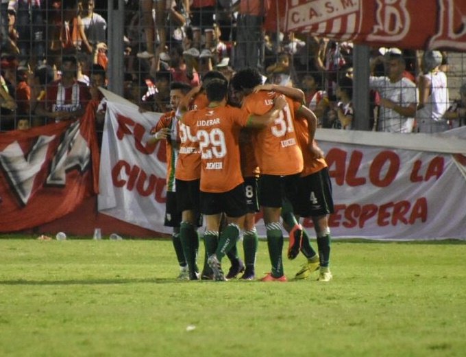SC_ESPN's tweet photo. En un amistoso disputado en La Ciudadela, Banfield venció 1-0 a San Martín de Tucumán por el gol de Mauricio Sperduti. https://t.co/meHkz6RJGz