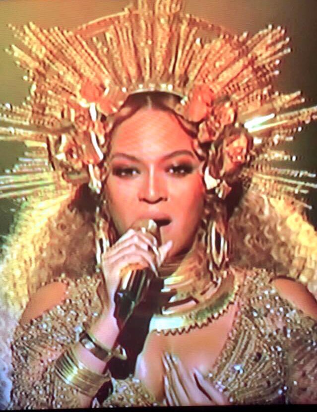 JerrySteffen's tweet photo. Just give all of the remaining #Grammys awards to #Beyoncé and roll credits.
#Lemonade #SorryAdele #QueenBee https://t.co/pHpE1ySaZv