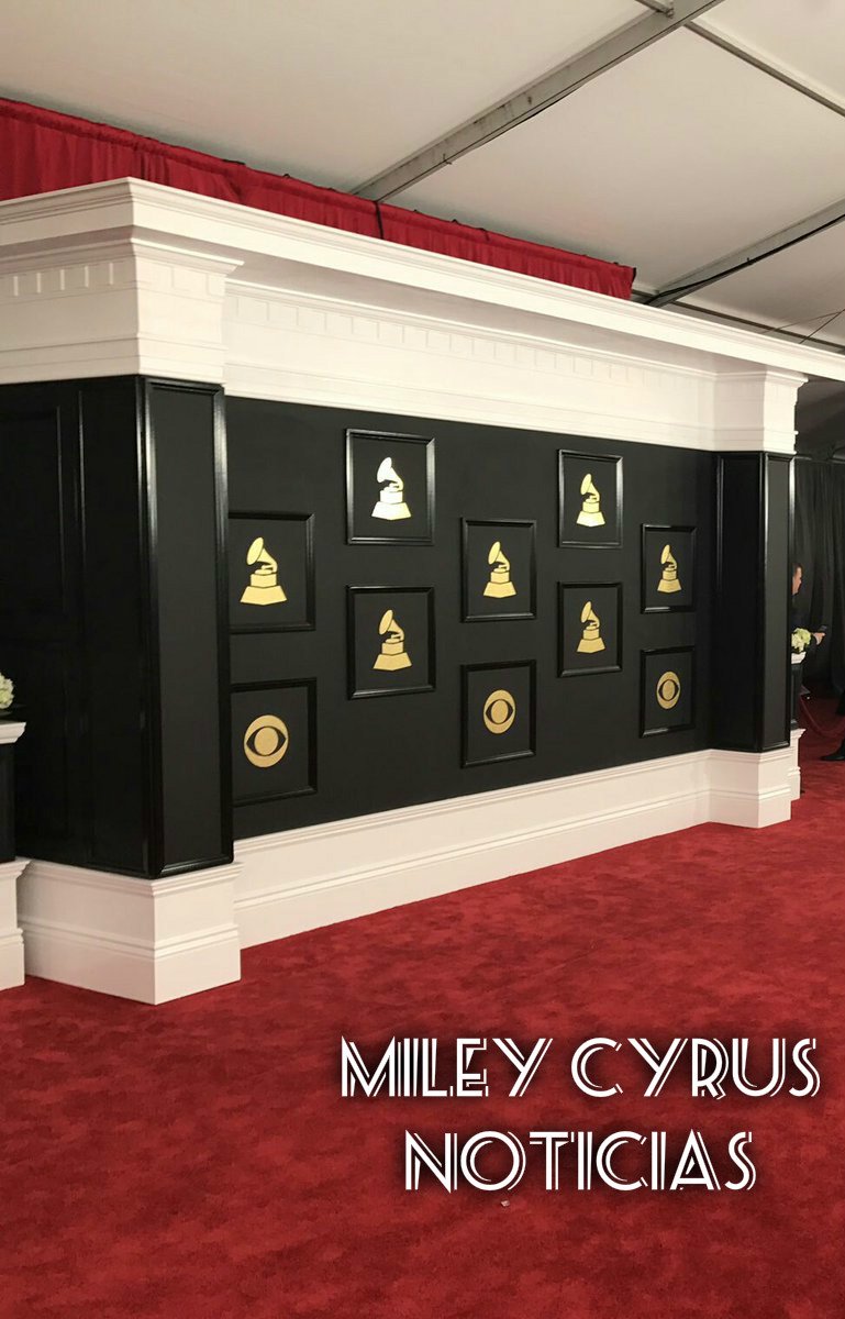FrancoCyrus4's tweet photo. Miley acaba de llegar a la alfombra roja de los Grammys <3 
se ve muy hermosa ❤️
En el cora 😢😢😢😢
Franko- https://t.co/jEZJGew3xD