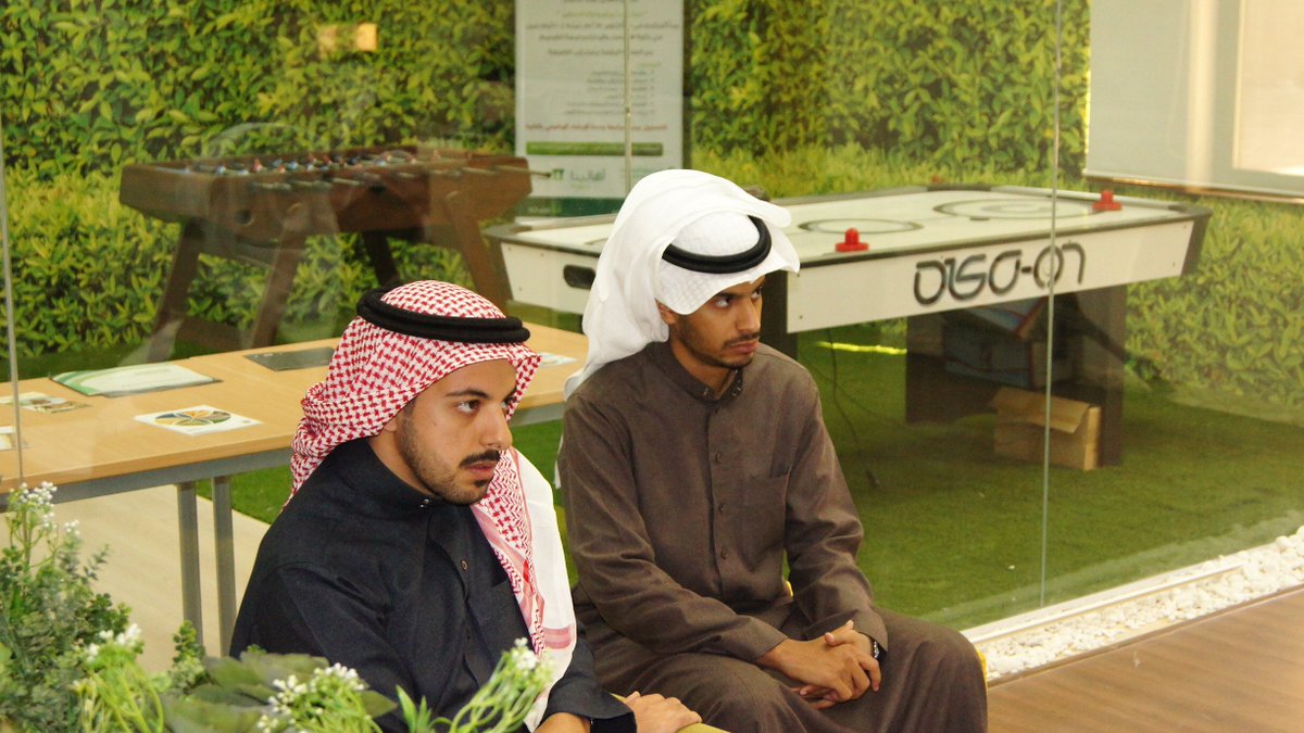 alumni_cbe's tweet photo. جانب من حفل الخريجين 371 يوم الأحد 15/5/1437 هـ. https://t.co/DbF7oWG8JN