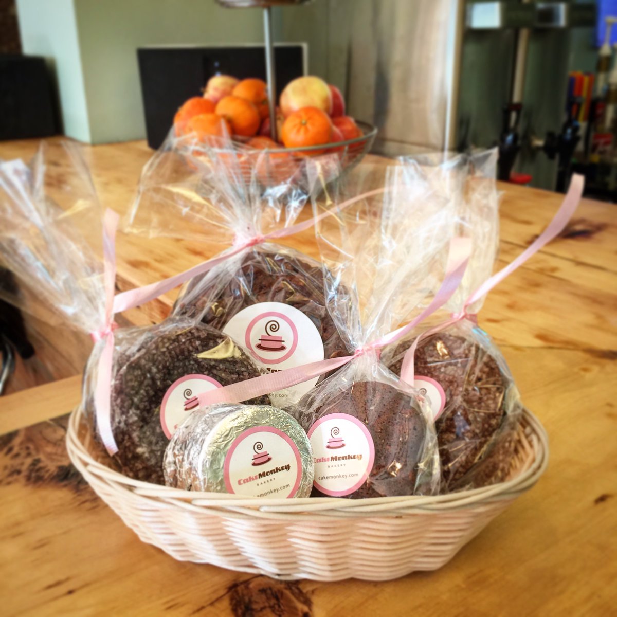 Arnolds_Tea's tweet photo. Straight out of Beverly Hills, LA, sweets 🍪🎂from award winning  bake shop #cakemonkey @Arnolds_Tea #arnoldsteapittsburgh https://t.co/BCD70IJ54K