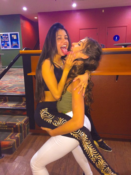 My fucking baby💦 @LilveronicaR https://t.co/OA0HOlN0Nk<a class="tags" href="/tag/lilveronicar">@lilveronicar</a><a href="/tag/tbt"class="tags"><span>#tbt</span></a>