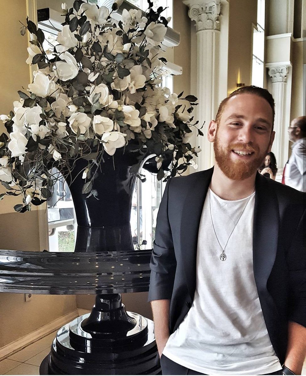 #Anket 
#EserWest RT
#FurkanKızılay FAV 
Takip Etmeyenlerin Oyu Geçersizdir