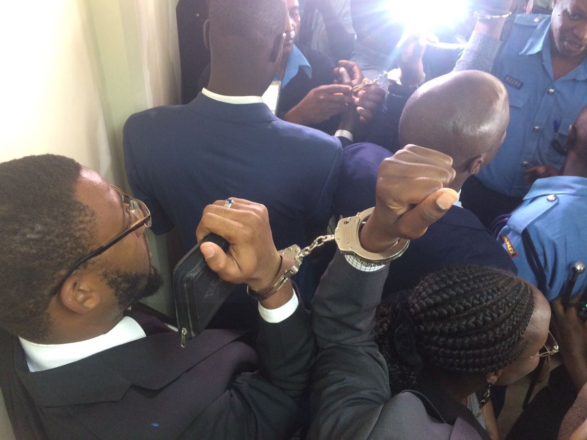 KiambuTweep's tweet photo. #HealthOnTrial #DoctorsStrike #LipaKamaTender #CBASeven #UhuruImplementCBA #HealthCrisisKe
BLUNDER BLUNDER https://t.co/uG872s3lO2
