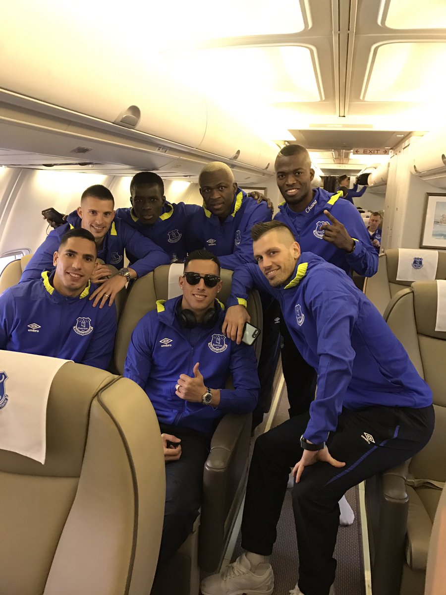 Por salir a Dubai con la banda!!!
On our way to Dubai with the lads!!!