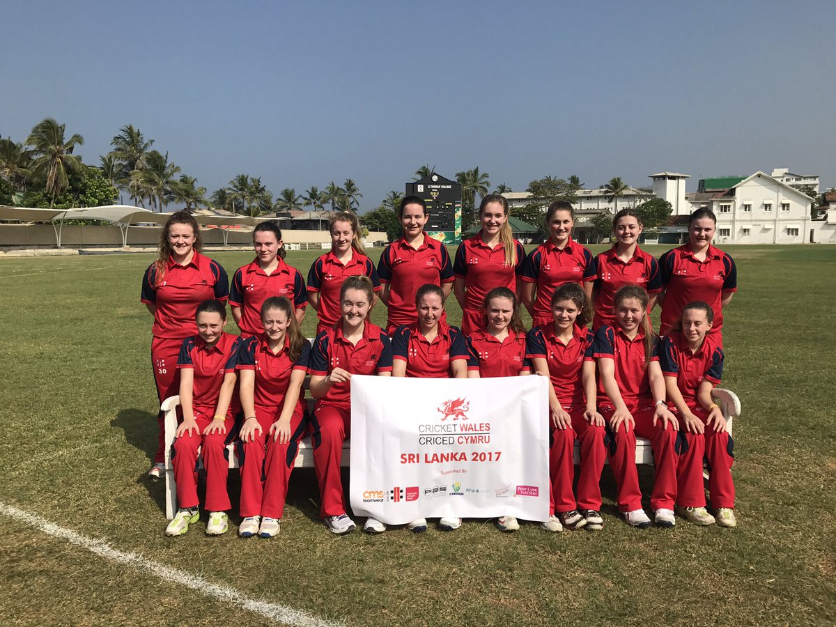 cricketwales_wg's tweet image. Welsh Squad before their first game against the Royal Air Force at St Thomas's College. #GoWellGirls 🇱🇰🏏☀️🇱🇰