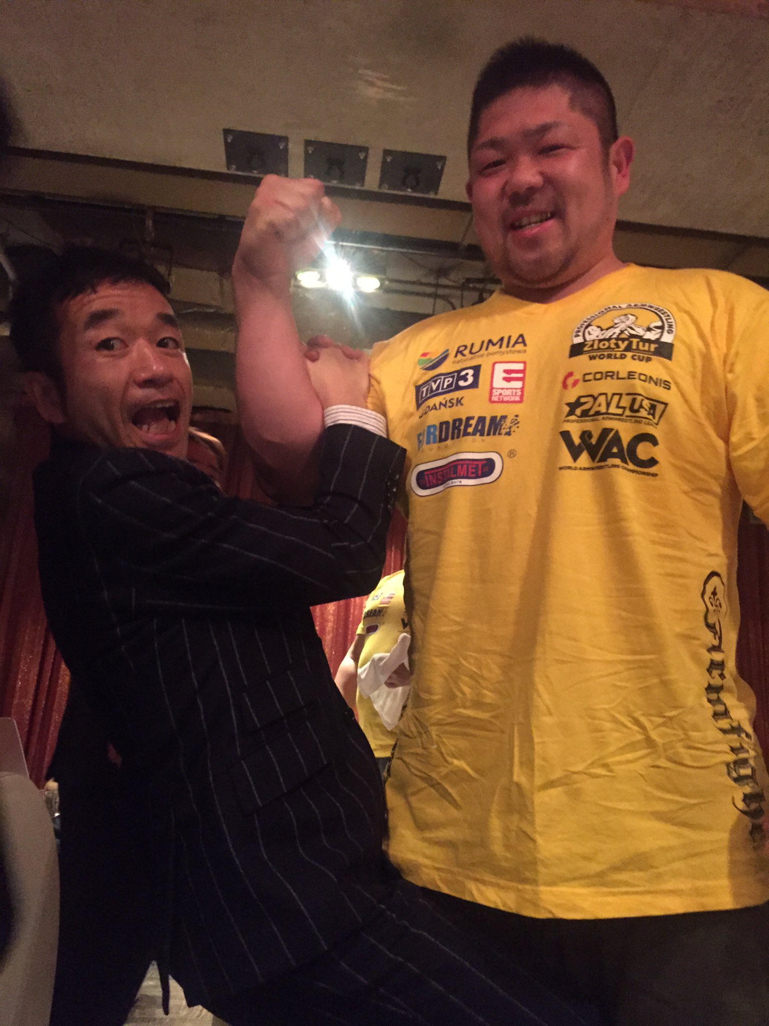 猫ひろし Ar Twitter アームレスリング世界チャンピオンの金井義信選手と ボブサップを秒殺したの見てたんだよ 子猫みたいに持ち上げられたよ 猫ひろし Ar Twitter アームレスリング世界チャンピオンの金井義信選手と ボブサップを秒殺したの見てたんだよ 子猫みたいに持ち上げられたよ
