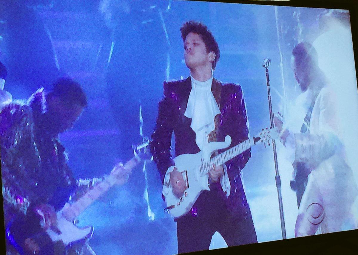 HeatherDavisFM's tweet photo. @BrunoMars @prince #Grammys #purpleforever https://t.co/WqSUNnNdGg