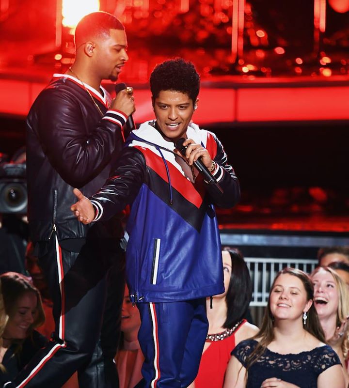 How tall is bruno mars?! just wait until you see how short he looks ...