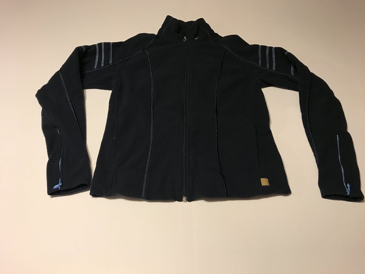 thrift_heat's tweet image. Nike jacket
Size: children's small
Will be on website soon 
Visit us or contact at thriftheat3.bigcartel.com
Or message for information