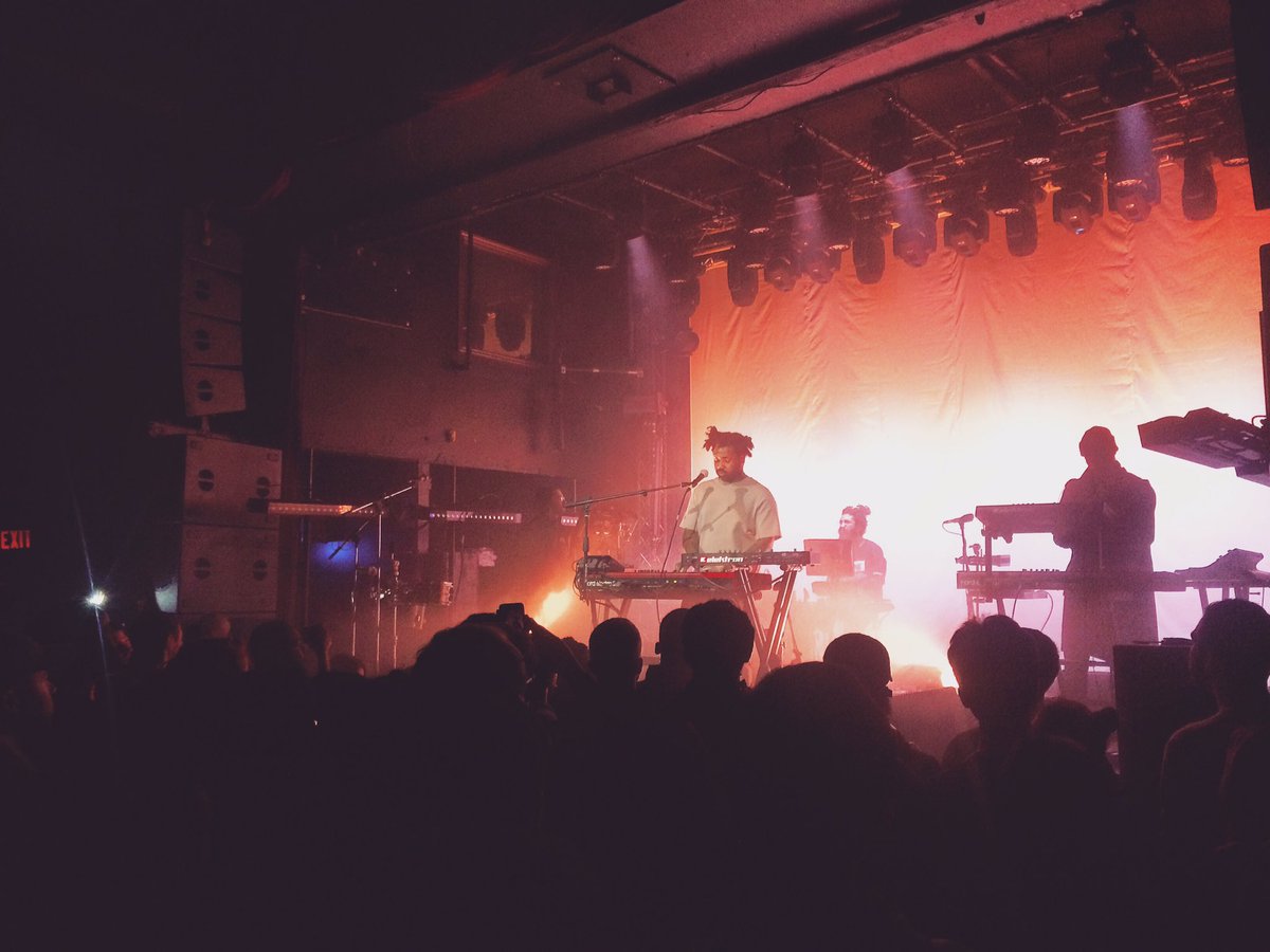 EmbracePresents's tweet photo. Perfect pre-Valentine's date with @sampha and a sold out crowd. #embracepresents https://t.co/2yLZkzbEUC