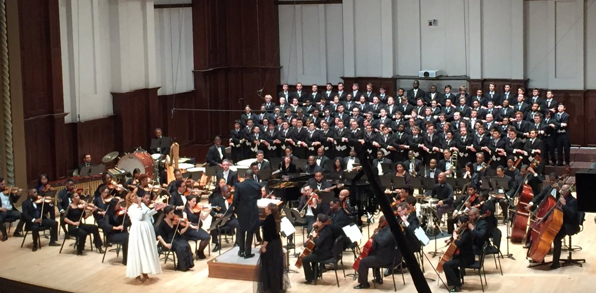 DetroitMusicFdn's tweet photo. Closing performance at #Sphinx20. Moving. https://t.co/zgTRp0oOGl