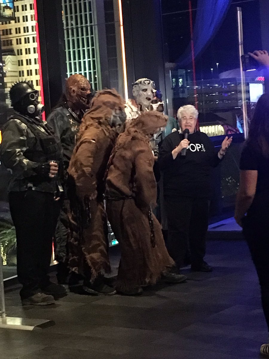 #KilPop <a href="/HardRock/">Hard Rock Cafe</a> Shit is going down in Vegas tonight <a href="/wearekilpop/">kilpop</a> awards live       🤘😎👍 #RealRock <a href="/KOMPRadio/">KOMP Radio</a> <a href="/Carlotakomp/">Carlota Komp</a> @yourbuddygooch