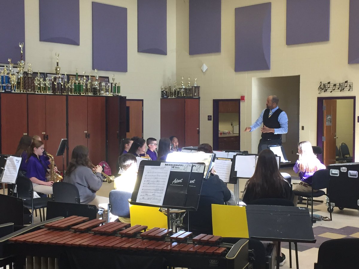 purvismiddle's tweet photo. Our 7th/8th grade band students had the awesome opportunity to learn from and play with Composer Darryl Johnson II. #lcsdunited https://t.co/lXZH0f0i2e