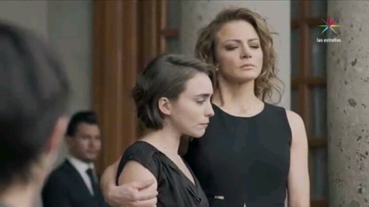 loren1531's tweet photo. Gerardo muerto 😔😭😔😭😭 eso si dolió #GranFinalLaCandidata  
Y Regina sigue luchando 💓 
#ContigoReginaTodosSomosMAS https://t.co/kDbjXUC5eL