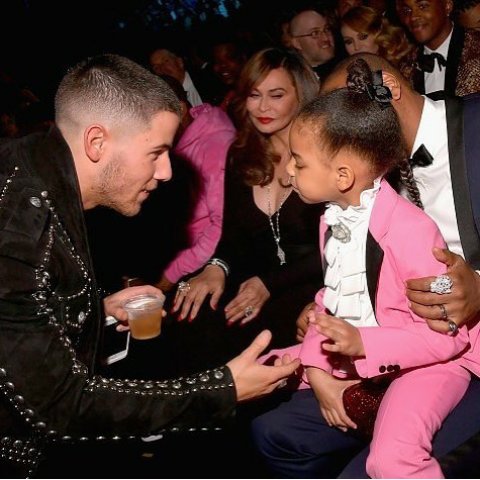 ImKaell's tweet photo. Cuando te enojas con el Sugar Daddy 💅 #GRAMMYs https://t.co/0Pgq7MPkyt