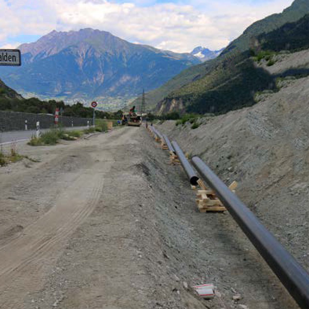 rhone3valais's tweet photo. Lalden, Verlegung der Erdgashochdruckleitung #rhone3 #lalden https://t.co/VdJEuQzY7E
