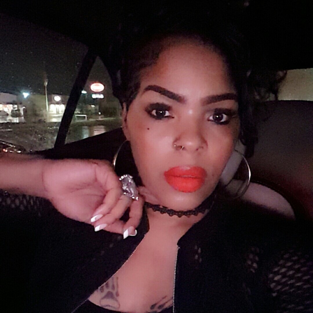 LongLeg_iBarbie's tweet photo. #NewProfilePic https://t.co/bgyCBR56rT