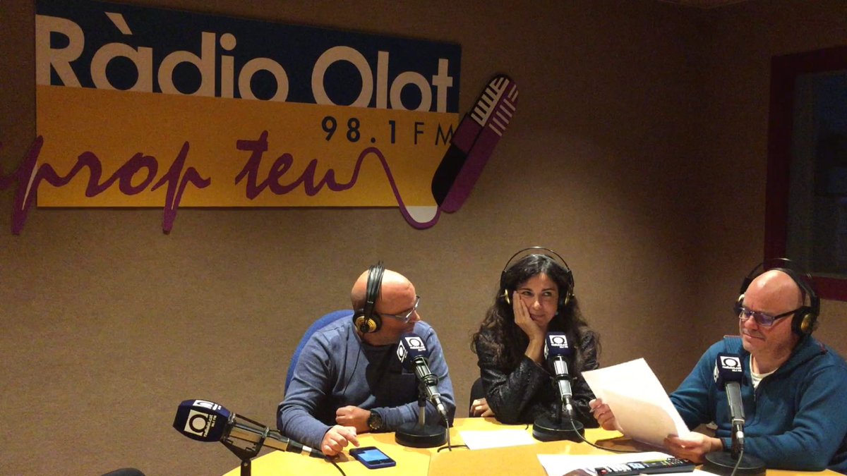moltclara's tweet photo. Feliç #DiaMundialDeLaRadio companys   de @Radiolot @5MinutsMes #amistat #calidesa #diversió #info  #estimolaràdio
▶️ https://t.co/2fMwJbXEmD https://t.co/eZKAvtZfdV