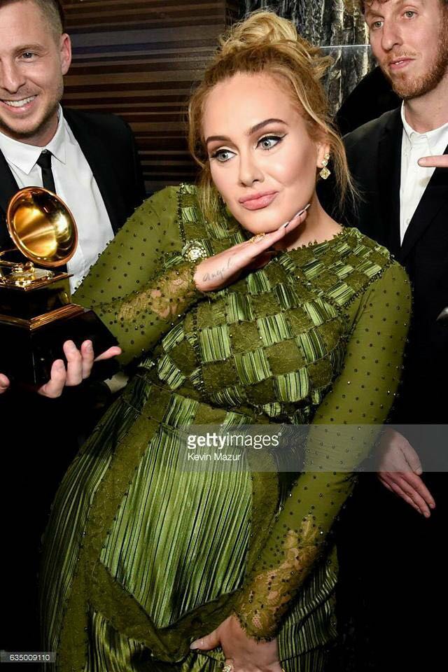 fxckingadele's tweet image. YOU DESERVE EVERY SINGLE GRAMMY @ADELE