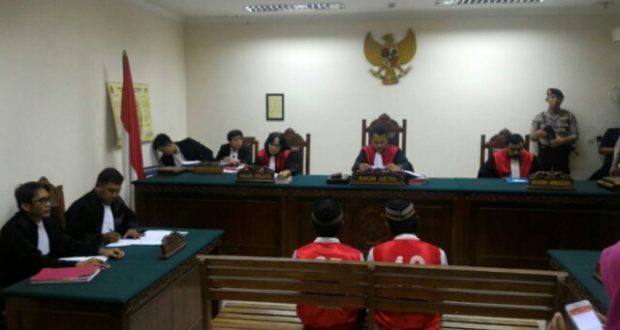 ZakiaK26's tweet photo. Dua Pembunuh Eno Parihah Divonis Hukuman Mati
https://t.co/MqQ9jPQ2EF
#BREAKING #TANGERANG @lmberita https://t.co/wAycwRzd4D