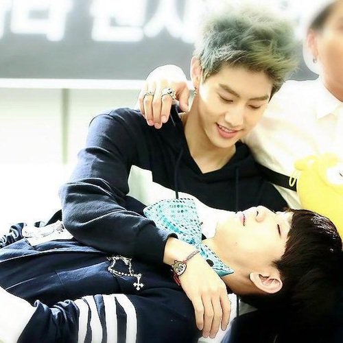 pjinyoungDBT tweet picture