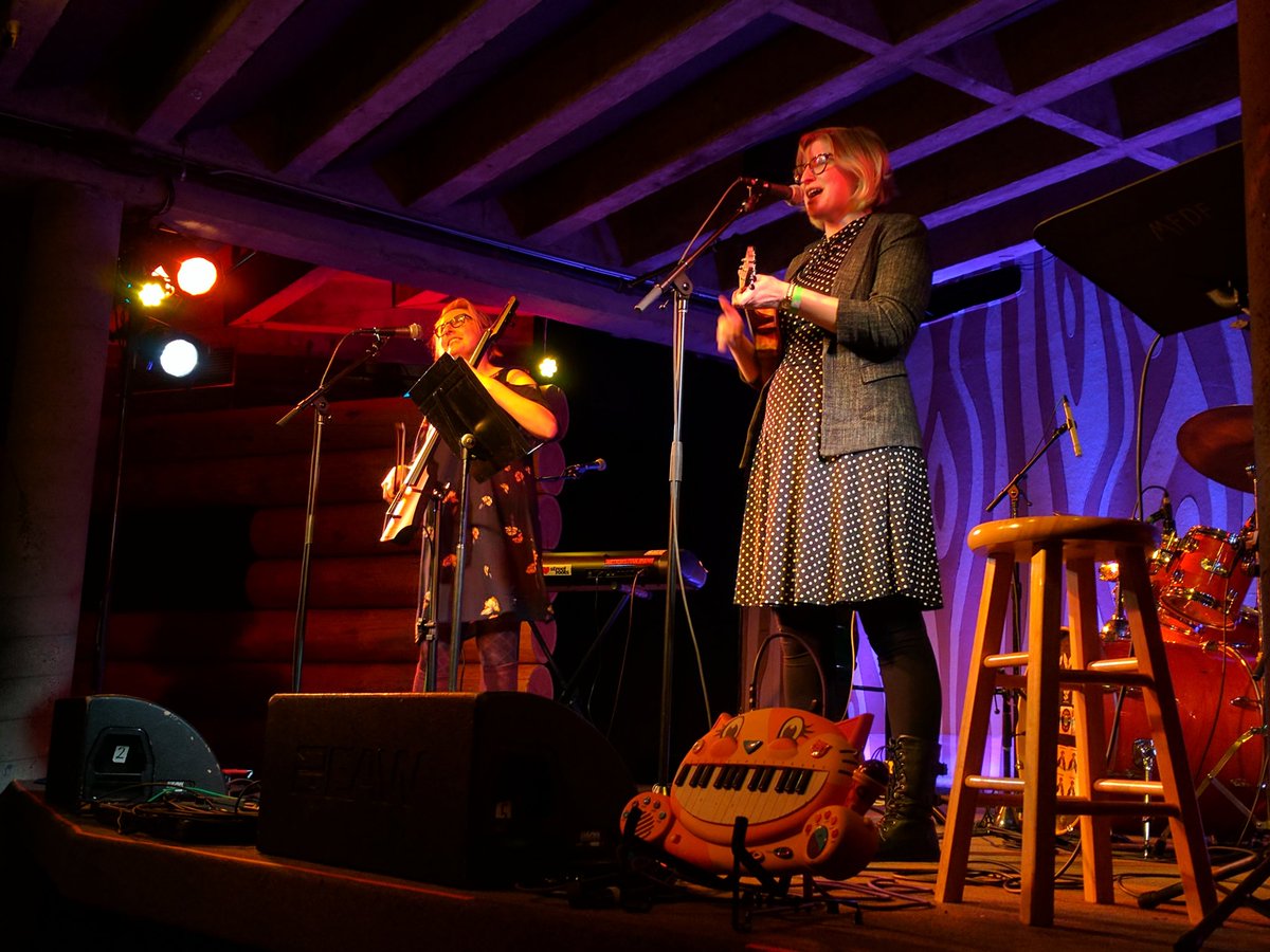 GoingLast's tweet photo. I know it's late, but I NEED to share awesome pics of @TheDoubleclicks #NerdNightOut w/ @JosephScrimshaw &amp; @DrSomething 😍 So fun!! [K] https://t.co/Tzdv7jrrEh
