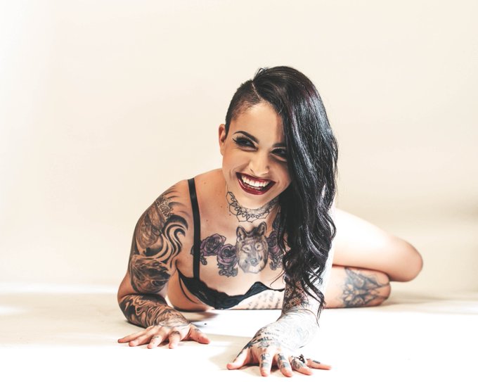 MORE BABES https://t.co/56m7EQhiF3<a href="/tag/follow"class="tags"><span>#follow</span></a>