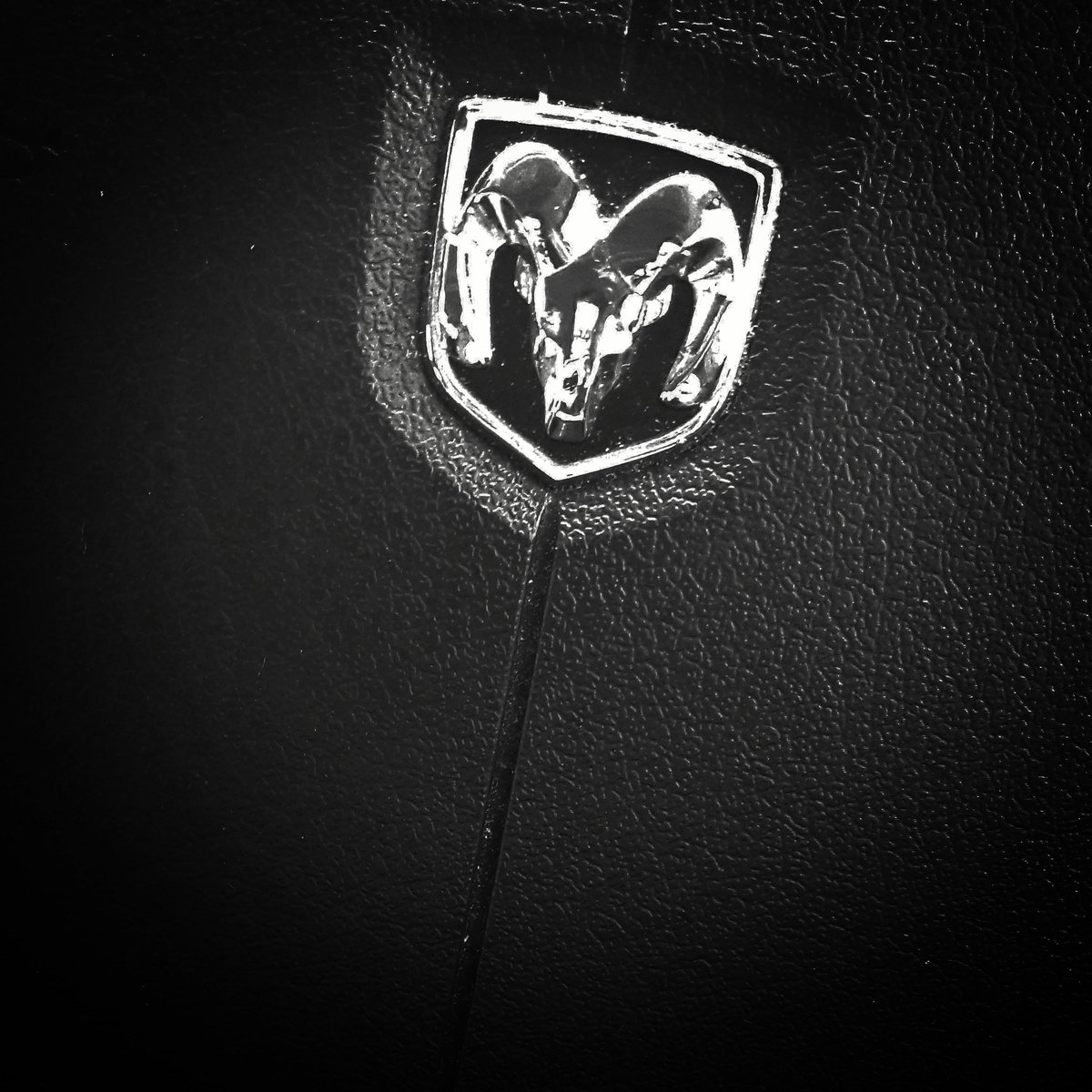 Lilliehasurus's tweet photo. #cars #dodge https://t.co/et2ufiJ0P8