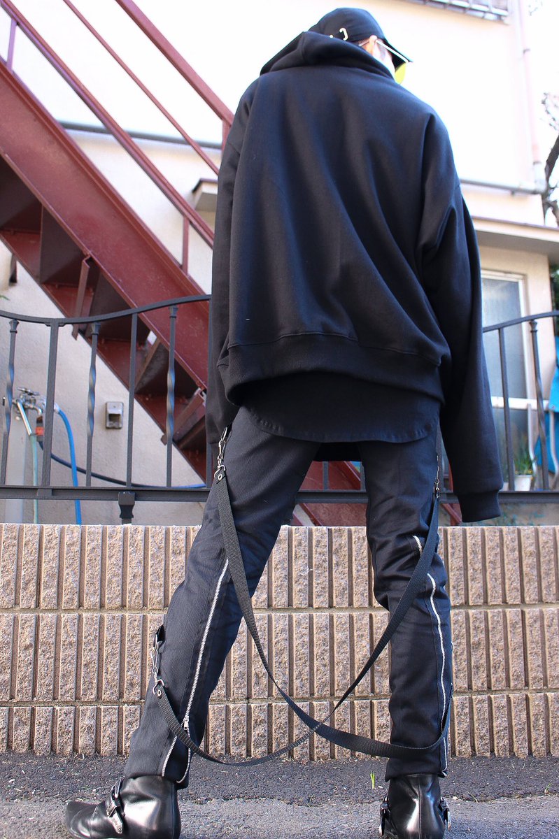 18320円販売中の商品 通販限定 PEEL&LIFT bondage trousers modern 黒