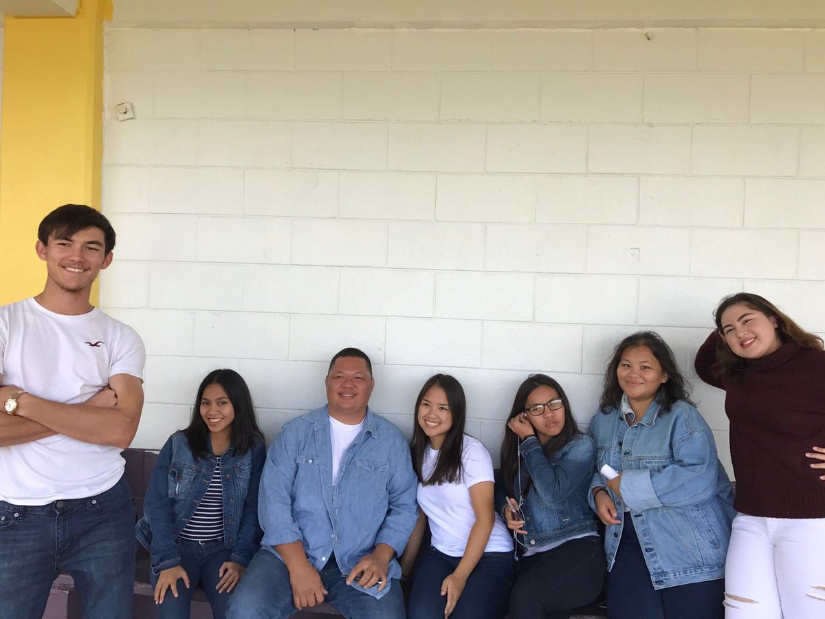 gwhssba's tweet photo. Denim Monday!!💙✨
Spirit Week day 1 ☺️ https://t.co/TpFoGJ5fC6