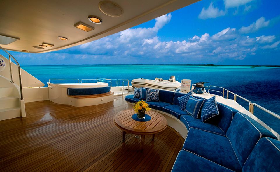 ChartersButinah's tweet photo. Sometimes all you need is a #beautiful #yacht to spent some #quality time https://t.co/E399EeYdpq