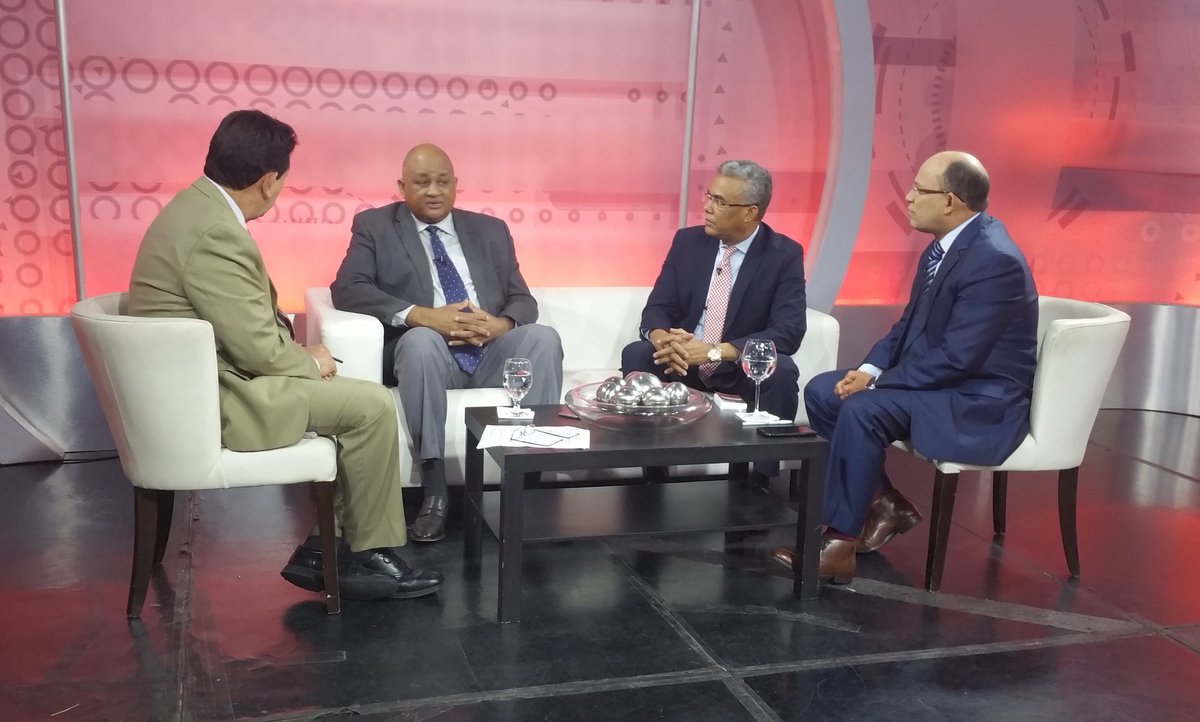 resumenmatinal's tweet photo. #ResumenMatinal25 recibe la visita de @RobertoFulcar  dirigente del @PRM_Oficial  Conoce sus opiniones por el @canal25rd @mediospanorama https://t.co/sF5Hqp3ubz