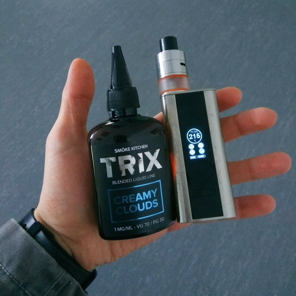 TriBorys's tweet photo. Благодарности отличным ребятам из #VapeTown за #Trix от #SmokeKitchen https://t.co/2TKbSQToY8