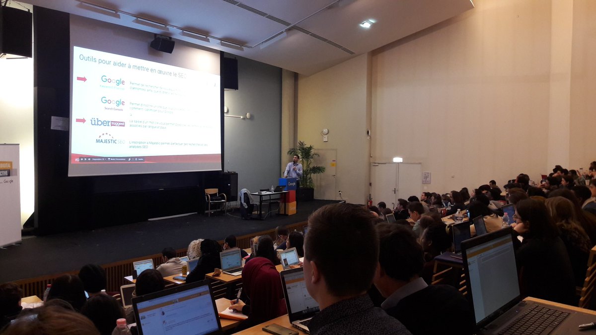 AlexBossion's tweet photo. En direct de la formation #DigitalActiveCergy ! #touscertifiés #CVenhautdelapile  😉💪💪#DigitalActive #Google https://t.co/m366cBTRZ6
